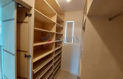 Apartamento com 3 quartos para alugar na Avenida Itamarati, 380, Parque São Jorge, Florianópolis