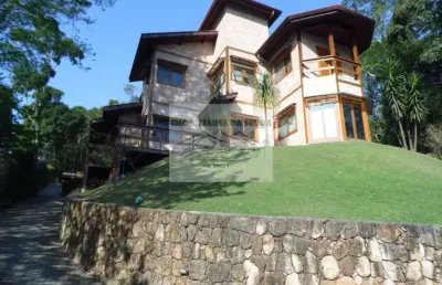 Casa no alpes da cantareira: 3 quartos, 2 suítes, 4 salas, 6 banheiros, 3 vagas de garagem, 320m² de área. venha conhecer!