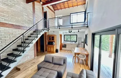 Impecável casa em condomínio à venda na serra da cantareira! 4 quartos, 2 suítes, 2 salas, 4 vagas, 220m².