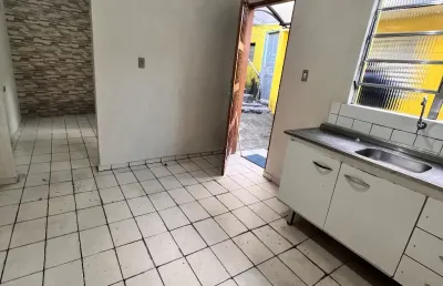 Casa com 1 quarto para alugar na Rua José Ramos Teixeira, 118, Conceição, Diadema