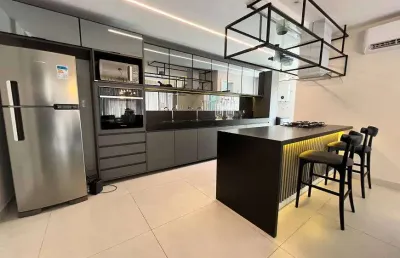 Vendo casa em condomínio fechado, 1° andar, 177 m², 3 ou 4 suítes, lazer completo, r$ 1.750.000,00.