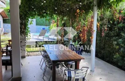 Casa à venda, 5 quartos sendo 3 suítes, 6 vagas, piscina, condomínio fechado, sambaqui, florianópolis, sc