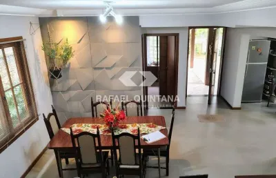 Casa à venda, 4 quartos sendo 4 suítes, 6 vagas com 230m², cacupé, florianópolis - sc
