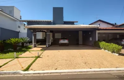 Casa em condomínio fechado com 3 quartos à venda na Avenida José Vicente Aiello, 7-70, Vila Serrão, Bauru