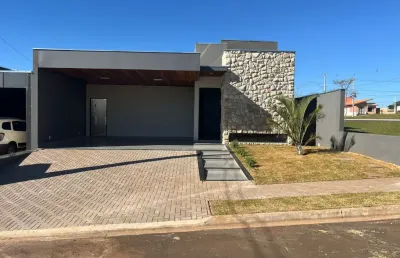 Residência térrea localizada no condomínio residencial ávila piratininga