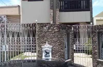 Parque tarcísio miranda: casa dois andares com 03 quartos, sendo 01 suíte