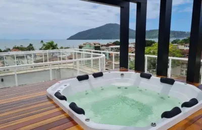 Cobertura com 500m², sendo 3 suítes e vista mar para a orla do itaguá!