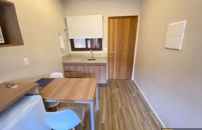 Flat mobiliado no sistema pool, ganhe dinheiro com locação. próximo das praias sununga e lázaro.