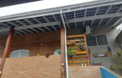 Casa ampla na região central de ubatuba - com edícula - ideal para pousada e hostel