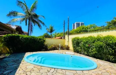Casa ampla com 03 dormitórios área de lazer com piscina