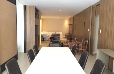 Apartamento amplo, com planta muito bem distribuída. projeto e planejados de primeira linha.