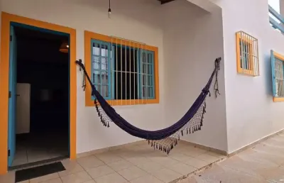 Casa charmosa de esquina itaguá, próxima a praça do cristo