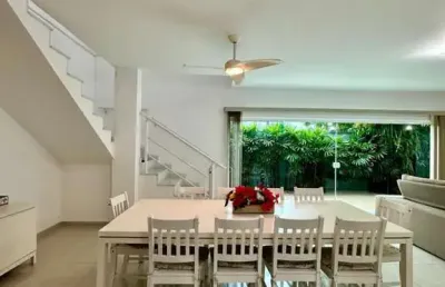 Excelente  casa com 6 suítes com 450 metros de construção