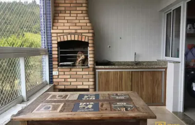 Apartamento com 2 dormitòrios sendo 1 suíte e ampla varanda gourmet com vista mar.