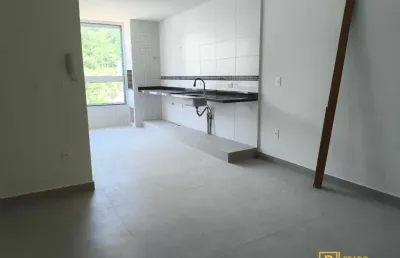 Apartamento de 2 dormitórios, suíte, 61,80m², piscina, elevador. toninhas. novísssimo.