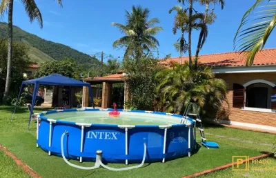 Excelente casa na maranduba com terreno de 1000 metros a 400 metros da praia.