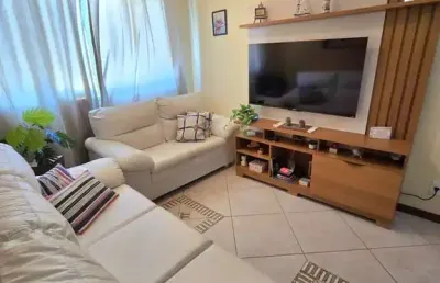 Apartamento com 2 dormitórios na praia grande, 400 m² da praia