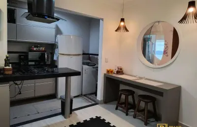 Apartamento com 02 dormitórios, sendo 01 suíte, em empreendimento com lazer completo e vista para o mar.