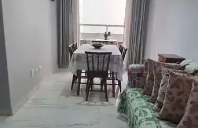 Ótimo apartamento com 03 dormitórios, porteira fechada, muito bem localizado .