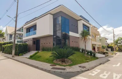 Casa no condomínio plaza madrid - neoville - 4 suítes - 5 vagas de garagem 