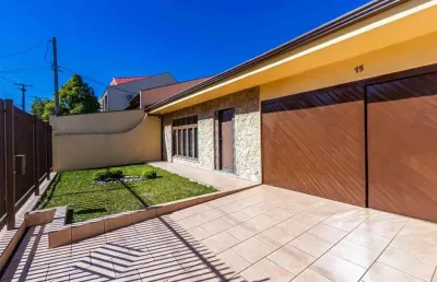 Casa térrea com quintal e edicula à venda no jardim das américas.