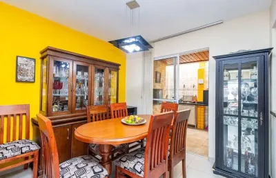Sobrado com 3 dormitórios, sendo 1 suíte  à venda, 110 m² por r$ 540.000 - barreirinha - curitiba/pr