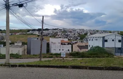 Lote de esquina com 378m² no residencial santa branca em pouso alegre, mg