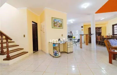 Belíssima casa de campo no champs prive em campo limpo pta 399 m² a.c.  1025m² a.t. 3 quartos , piscina, sauna, pomar, horta, financia, avalia permuta
