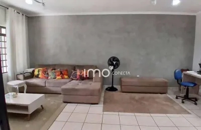 Vende ampla e espaçosa casa no sta gertrudes,  3 quartos sendo 1 suíte, salão de festas, área gourmet, pomar , aceita financiamento  r$  850.000