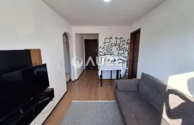 Apartamento no centro de curitiba em andar alto, com garagem individual e potencial para renda!
