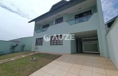 Sobrado dos sonhos no guabirotuba: espaço, conforto e uma vista incrível!