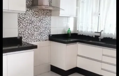 Casa com 3 quartos à venda na Rua Pioneiro Sebastião Alves, 831, Jardim Paris III, Maringá