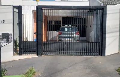 Casa com 3 quartos à venda na Rua José Granado Parra, 1574, Jardim Paulista, Maringá