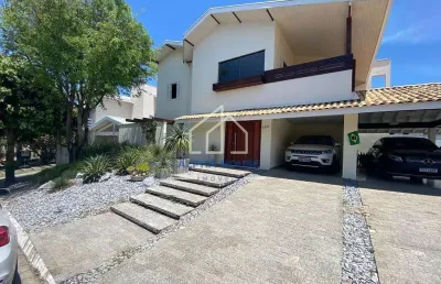 Lindo sobrado para venda , com 300 metros quadrados com 3 quartos (2 suítes)no condomínio residenci