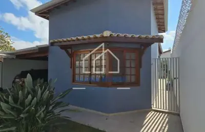 Casa à venda, santana pindamonhangaba, com dois dormitórios sendo uma suíte.