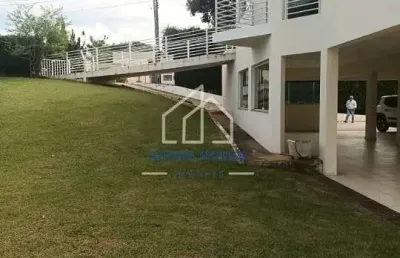 Casa para venda e locação, condomínio village paineiras com três suítes.