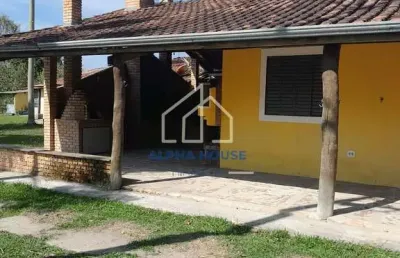 Chácara / sítio com 4 quartos para alugar no Mandú, Pindamonhangaba 