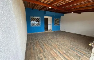 Venda casa contenda! 2 dorms, sala ampla, cozinha, banheiro, lavanderia, espaço externo. r$950 + se