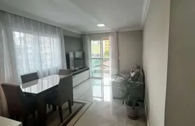 Descubra a elegância e conforto de um apartamento de luxo com acabamento impecável na prestigiada v