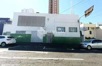 Casa comercial com 4 salas para alugar no centro, uberlândia  por r$ 4.200