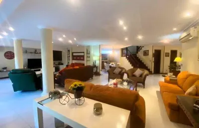 Ótima casa no condomínio bosque dos esquilos, com 4 quartos (2 suítes) com 693 m² , anil.