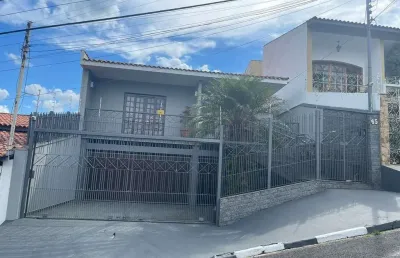 Casa com 3 quartos à venda na Alameda Hungria, 231, Jardim Europa, Bragança Paulista
