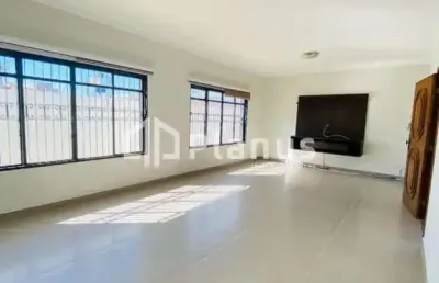 Casa com 3 quartos para alugar no Jardim América, Bauru 
