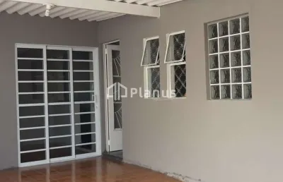 Casa com 2 quartos para alugar no Jardim Petrópolis, Bauru 