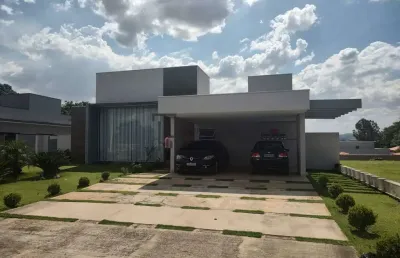 Casa térrea 265m² com 4 dormit. no melhor do village ipanema 2