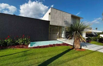 Casa obra-prima da arquitetura moderna, com 870m² na fazenda imperial