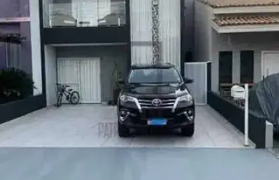 Sobrado  161 m², 3 dormit. (1 suíte) e 3 vagas no horto florestal