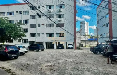 Vende-se apartamento de 68m² no bairro da encruzilhada