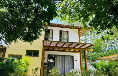 Casa em condomínio fechado com 2 quartos à venda na Rodovia BA-099, 5, Imbassai, Mata de São João