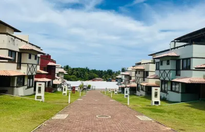 Casa em condomínio fechado com 3 quartos à venda na Rodovia BA-099, s/n, Imbassai, Mata de São João